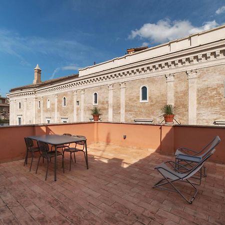 Apartment With Terrace In Via Del Pellegrino - Fromhometorome Exterior photo