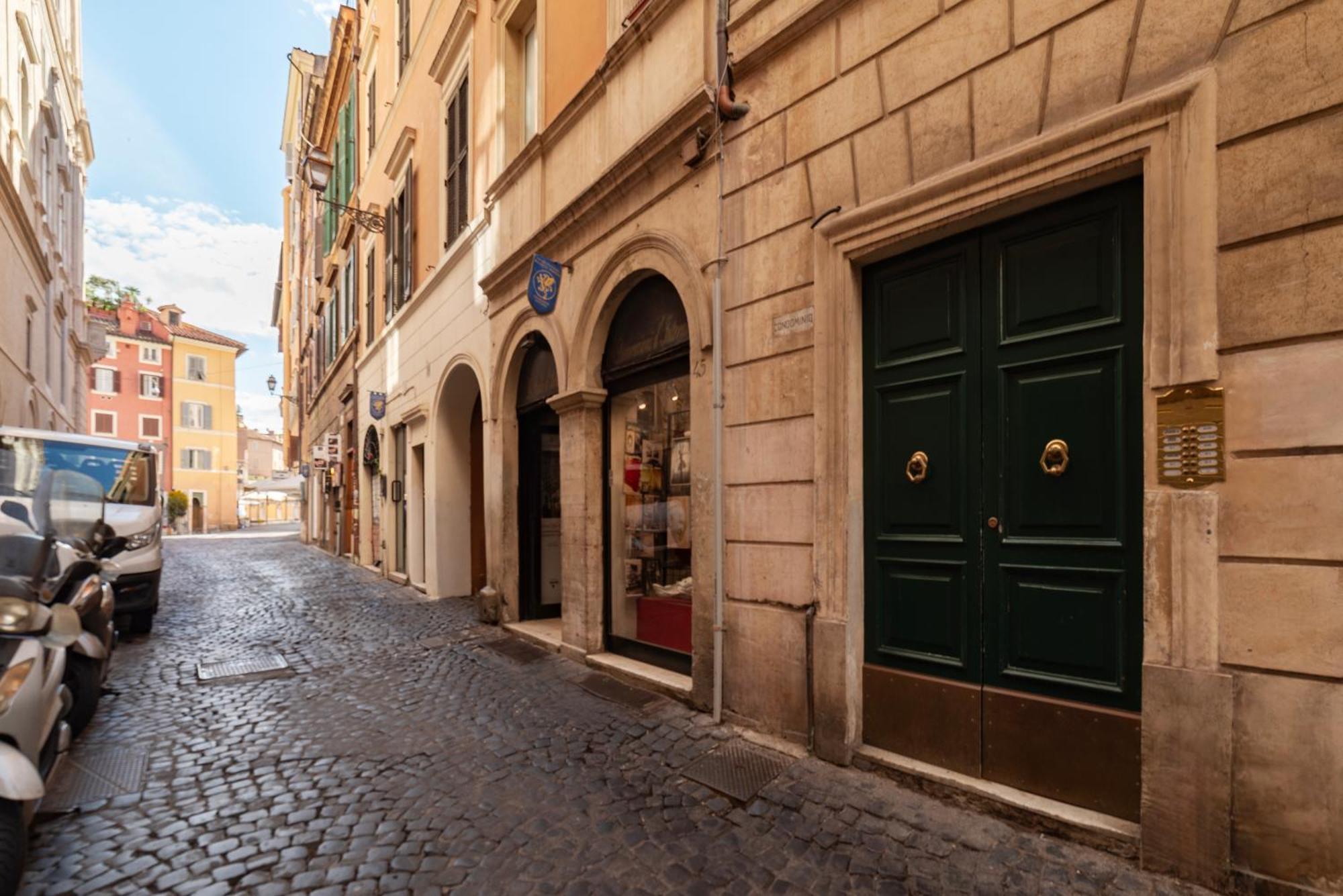Apartment With Terrace In Via Del Pellegrino - Fromhometorome Exterior photo